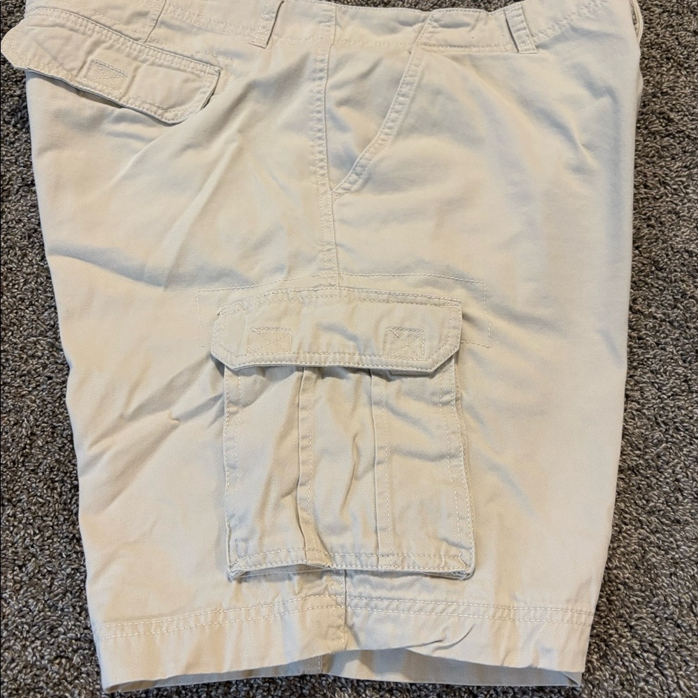 Men’s cargo shorts